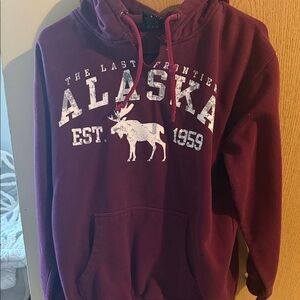 Alaska Graphic Crewneck Sweatshirt - Burgundy